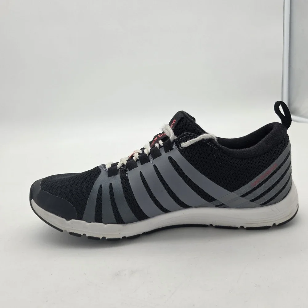 New Balance Womens Fantom Tape 811 WX811BK Black Running Shoes Sneakers Sz 7 B